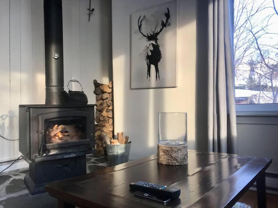 Om Chalet 2 Avec Spa Et Foyer Borde Du Fleuve St-Pierre-de-l'Île-d'Orléans Dış mekan fotoğraf