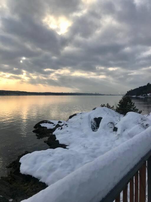 Om Chalet 2 Avec Spa Et Foyer Borde Du Fleuve St-Pierre-de-l'Île-d'Orléans Dış mekan fotoğraf