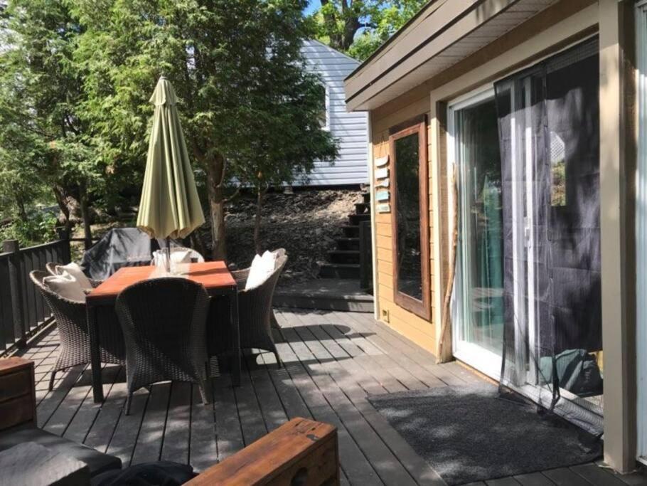 Om Chalet 2 Avec Spa Et Foyer Borde Du Fleuve St-Pierre-de-l'Île-d'Orléans Dış mekan fotoğraf