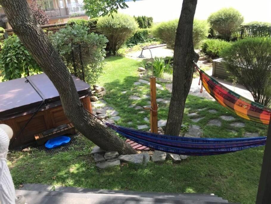 Om Chalet 2 Avec Spa Et Foyer Borde Du Fleuve St-Pierre-de-l'Île-d'Orléans Dış mekan fotoğraf